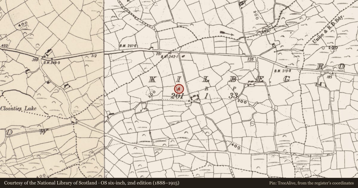 Ordnance Survey six-inch map, 2nd edition (1888–1915) covering the location of Hut site, Kilbeg, County Cork, with a pin at the register's coordinates
