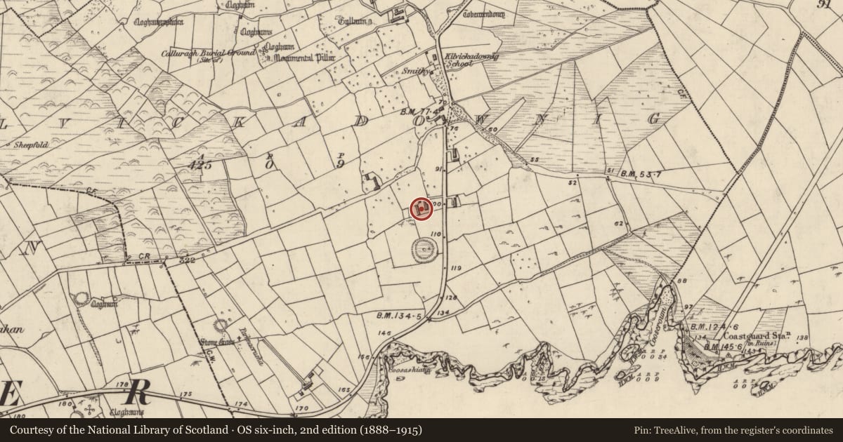 Ordnance Survey six-inch map, 2nd edition (1888–1915) covering the location of Hut site, Cill Mhic An Domhnaigh, County Kerry, with a pin at the register's coordinates