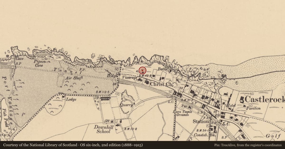 Ordnance Survey six-inch map, 2nd edition (1888–1915) covering the location of Cliff House, Freehall Dunlop, Causeway Coast and Glens, with a pin at the register's coordinates