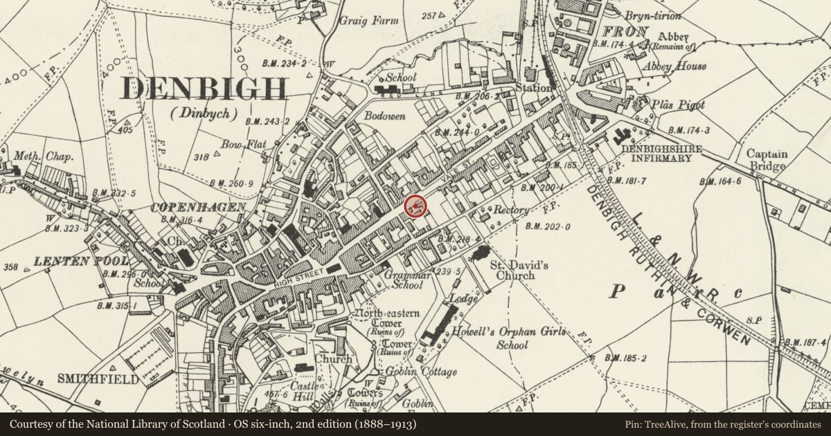 Ordnance Survey six-inch map, 2nd edition (1888–1913) covering the location of Forecourt Walls and Gatepiers to No 44 Vale Street, Denbigh, Denbighshire, with a pin at the register's coordinates