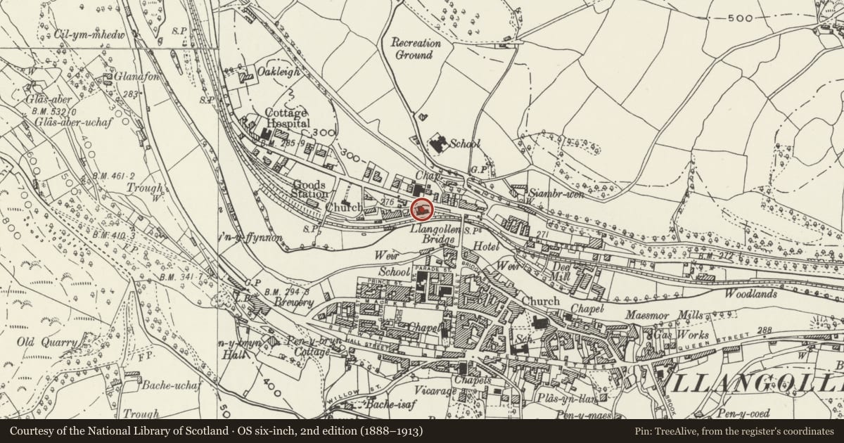 Ordnance Survey six-inch map, 2nd edition (1888–1913) covering the location of Railway Station (Main Building & Footbridge), Llangollen, Denbighshire, with a pin at the register's coordinates