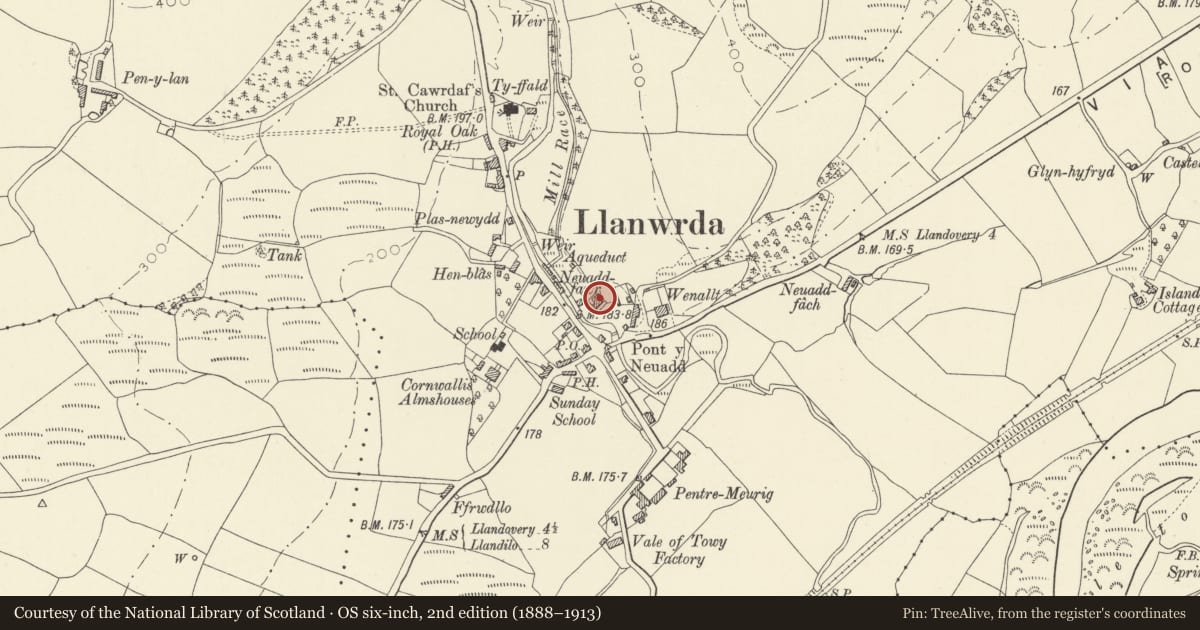 Ordnance Survey six-inch map, 2nd edition (1888–1913) covering the location of Neuadd Fawr, Llanwrda, Carmarthenshire, with a pin at the register's coordinates