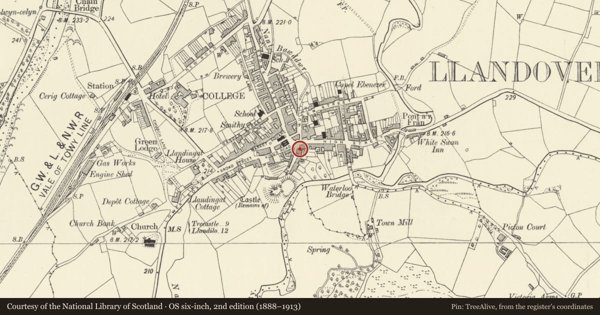 Ordnance Survey six-inch map, 2nd edition (1888–1913) covering the location of White Hall Hotel, Llandovery, Carmarthenshire, with a pin at the register's coordinates