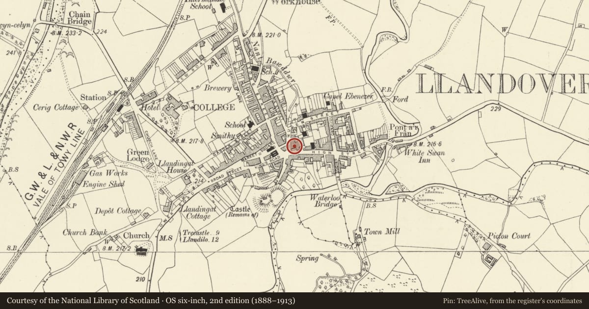 Ordnance Survey six-inch map, 2nd edition (1888–1913) covering the location of Albert House and No 10A, including walls, railings and gates, Llandovery, Carmarthenshire, with a pin at the register's coordinates