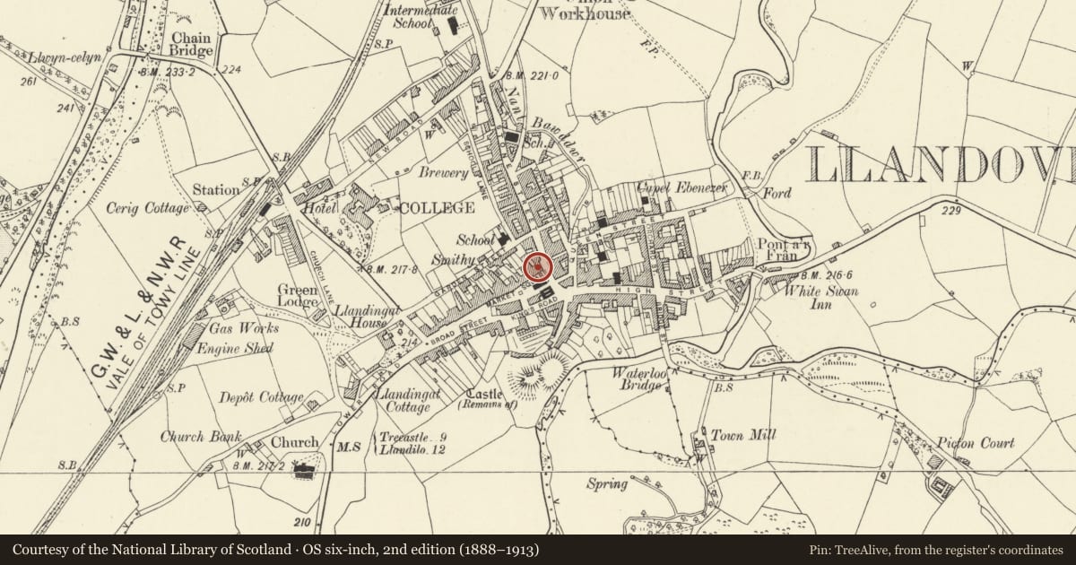 Ordnance Survey six-inch map, 2nd edition (1888–1913) covering the location of The King's Head, Llandovery, Carmarthenshire, with a pin at the register's coordinates