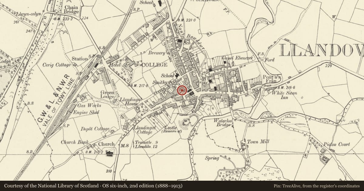 Ordnance Survey six-inch map, 2nd edition (1888–1913) covering the location of 9 Market Square, Llandovery, Carmarthenshire, with a pin at the register's coordinates