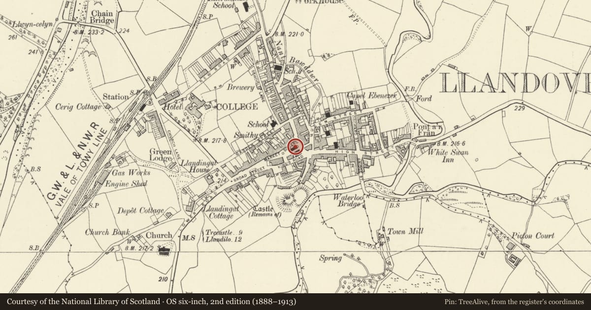 Ordnance Survey six-inch map, 2nd edition (1888–1913) covering the location of The Town Hall, Llandovery, Carmarthenshire, with a pin at the register's coordinates
