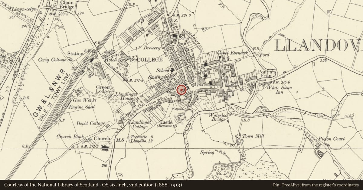 Ordnance Survey six-inch map, 2nd edition (1888–1913) covering the location of 6 Market Square, Llandovery, Carmarthenshire, with a pin at the register's coordinates