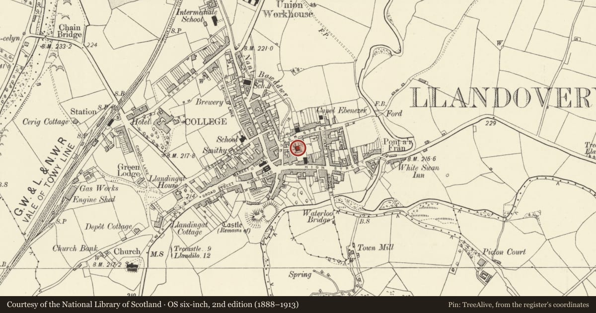 Ordnance Survey six-inch map, 2nd edition (1888–1913) covering the location of Tabernacle Chapel, Llandovery, Carmarthenshire, with a pin at the register's coordinates