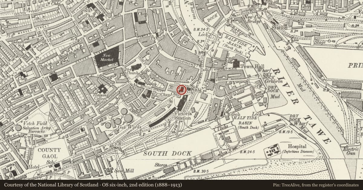 Ordnance Survey six-inch map, 2nd edition (1888–1913) covering the location of York Place Baptist Chapel, Castle, Swansea, with a pin at the register's coordinates