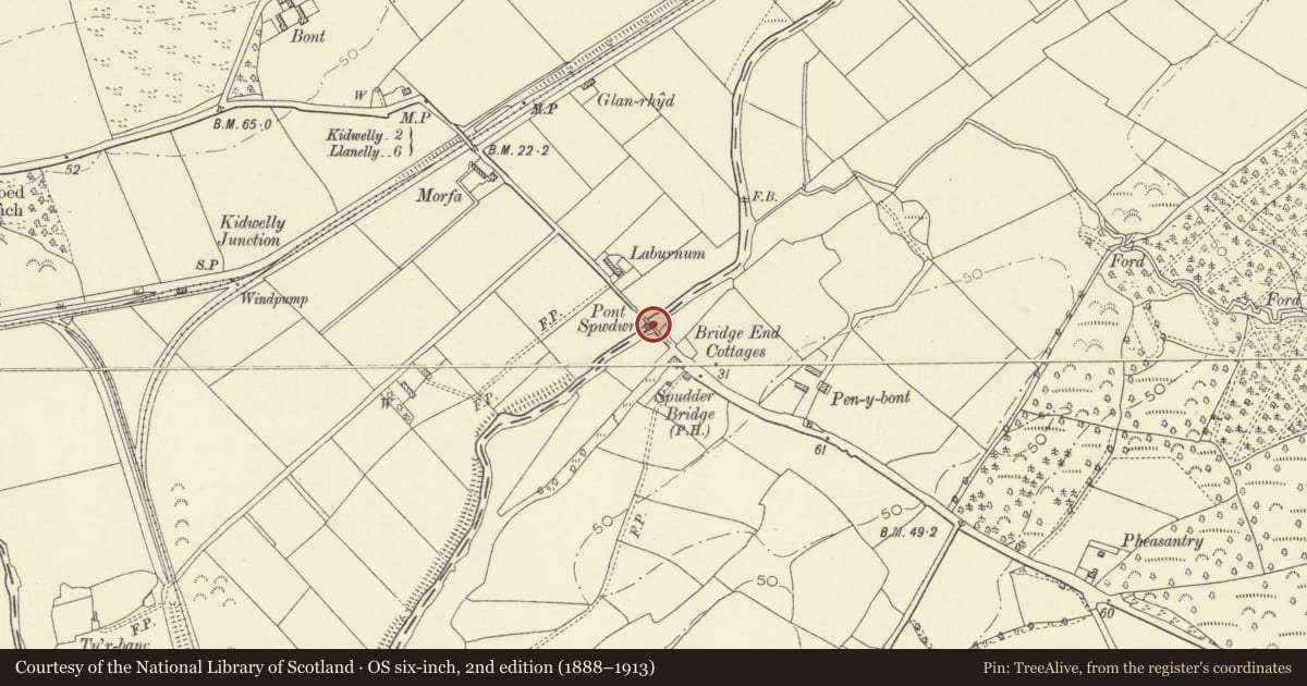 Ordnance Survey six-inch map, 2nd edition (1888–1913) covering the location of Pont Spwdwr (Spudder's Bridge), Trimsaran, Carmarthenshire, with a pin at the register's coordinates