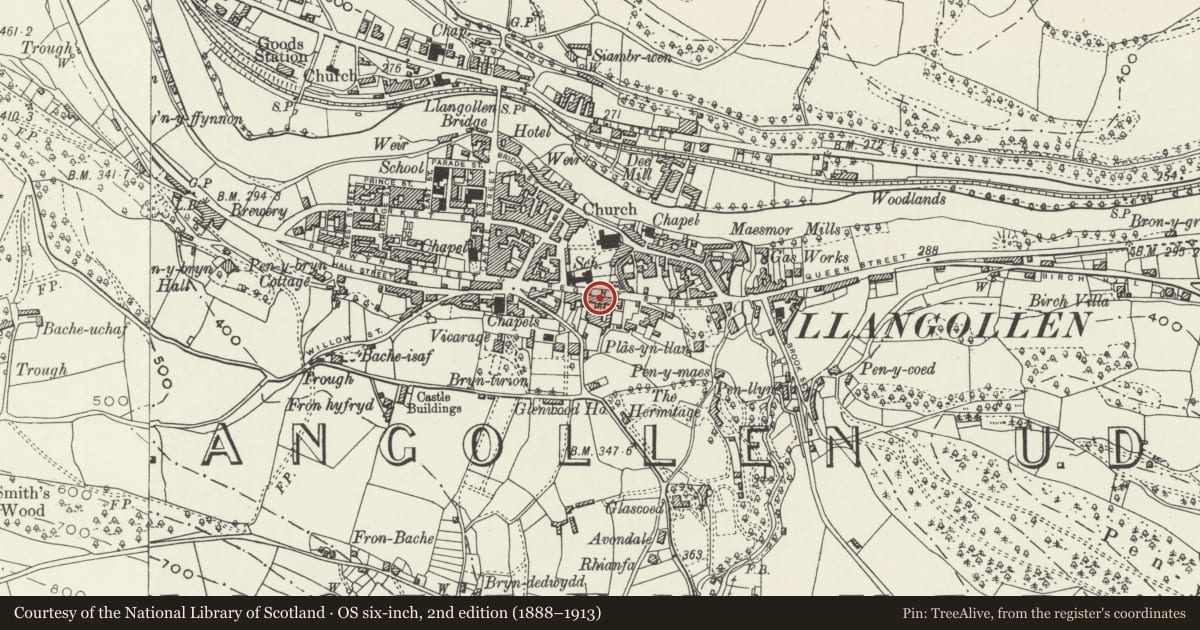 Ordnance Survey six-inch map, 2nd edition (1888–1913) covering the location of 28 Regent Street, Llangollen, Denbighshire, with a pin at the register's coordinates