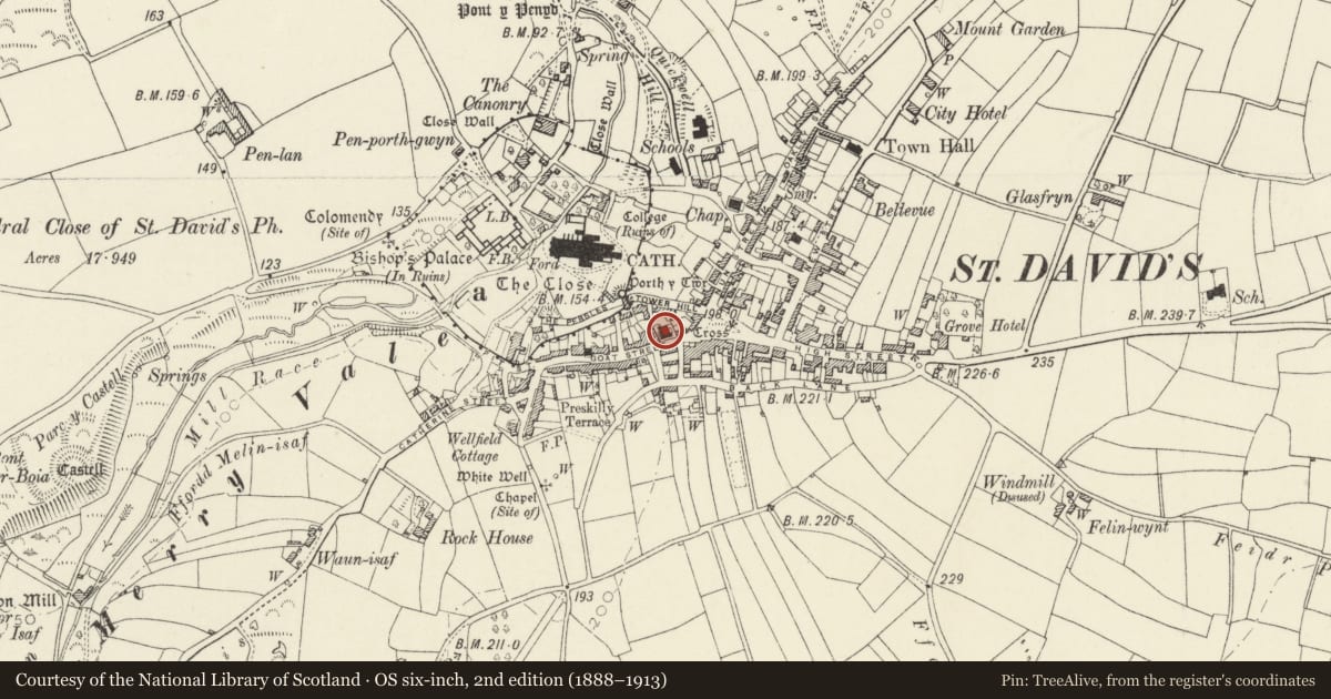 Ordnance Survey six-inch map, 2nd edition (1888–1913) covering the location of Y Tabernacl/Tabernacle Chapel, St. David's and the Cathedral Close, Pembrokeshire, with a pin at the register's coordinates