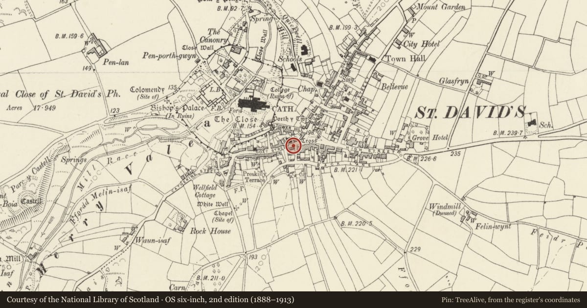 Ordnance Survey six-inch map, 2nd edition (1888–1913) covering the location of 1 Goat Street, St. David's and the Cathedral Close, Pembrokeshire, with a pin at the register's coordinates