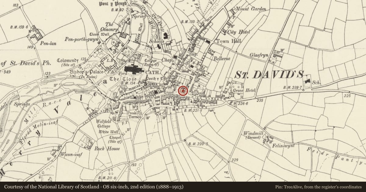 Ordnance Survey six-inch map, 2nd edition (1888–1913) covering the location of 1 High Street, St. David's and the Cathedral Close, Pembrokeshire, with a pin at the register's coordinates