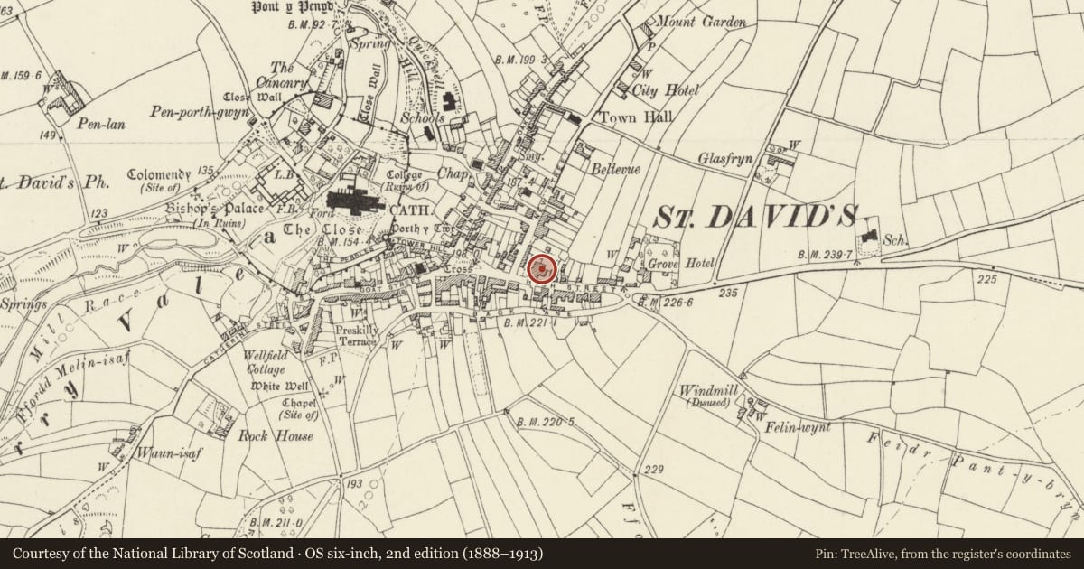 Ordnance Survey six-inch map, 2nd edition (1888–1913) covering the location of Manor House, St. David's and the Cathedral Close, Pembrokeshire, with a pin at the register's coordinates