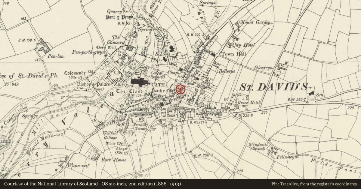Ordnance Survey six-inch map, 2nd edition (1888–1913) covering the location of Hendy Gwyn, St. David's and the Cathedral Close, Pembrokeshire, with a pin at the register's coordinates