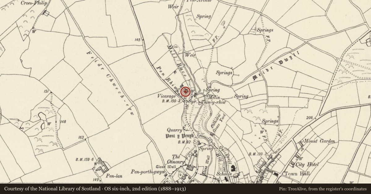 Ordnance Survey six-inch map, 2nd edition (1888–1913) covering the location of Pen-Rhiw, St. David's and the Cathedral Close, Pembrokeshire, with a pin at the register's coordinates