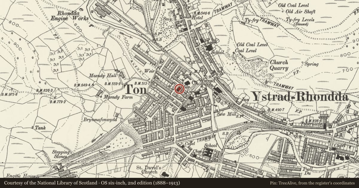 Ordnance Survey six-inch map, 2nd edition (1888–1913) covering the location of Bethesda Welsh Independent Chapel, Pentre, Rhondda Cynon Taff, with a pin at the register's coordinates