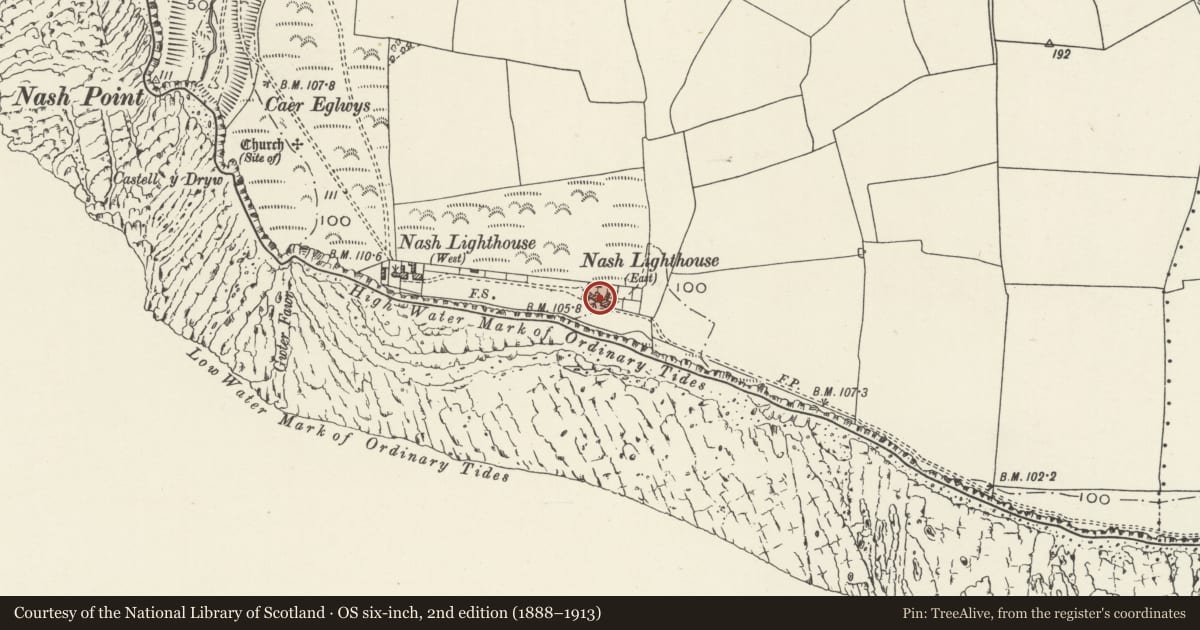Ordnance Survey six-inch map, 2nd edition (1888–1913) covering the location of Upper (East) Lighthouse and attached Keepers' Houses, walls and ancillary buildings, St. Donats, Vale of Glamorgan, with a pin at the register's coordinates