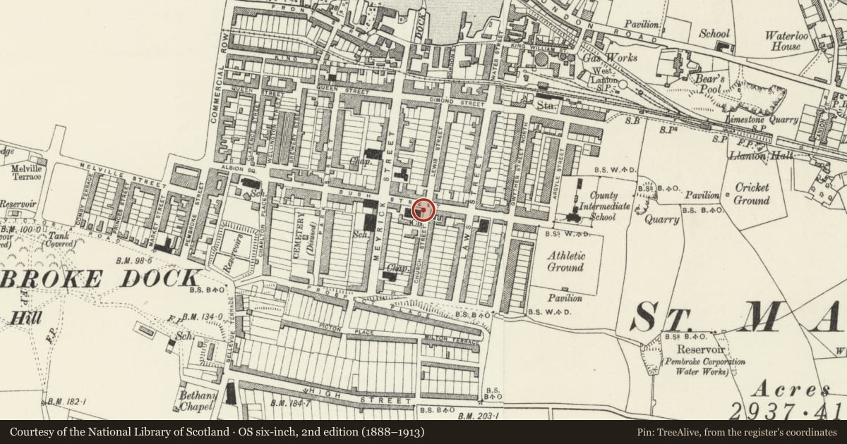 Ordnance Survey six-inch map, 2nd edition (1888–1913) covering the location of The War Memorial, Pembroke Dock, Pembrokeshire, with a pin at the register's coordinates