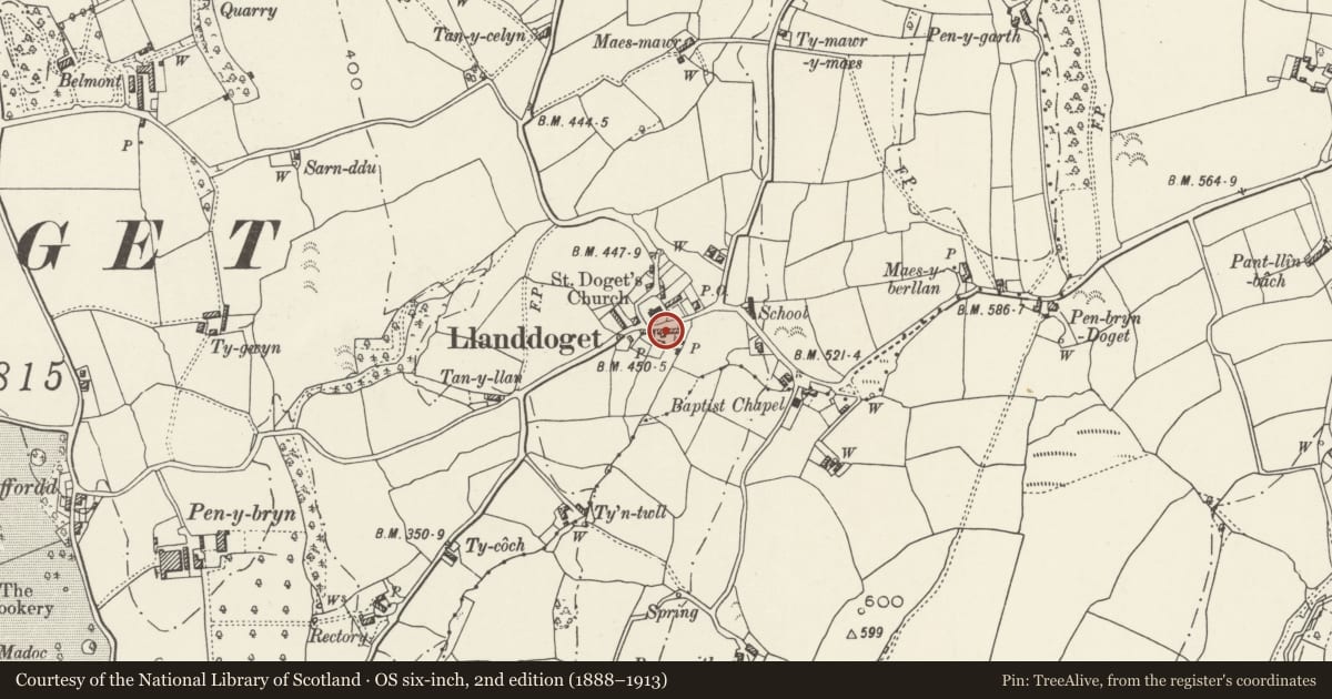 Ordnance Survey six-inch map, 2nd edition (1888–1913) covering the location of T'yn Llan, Llanddoged and Maenan, Conwy, with a pin at the register's coordinates