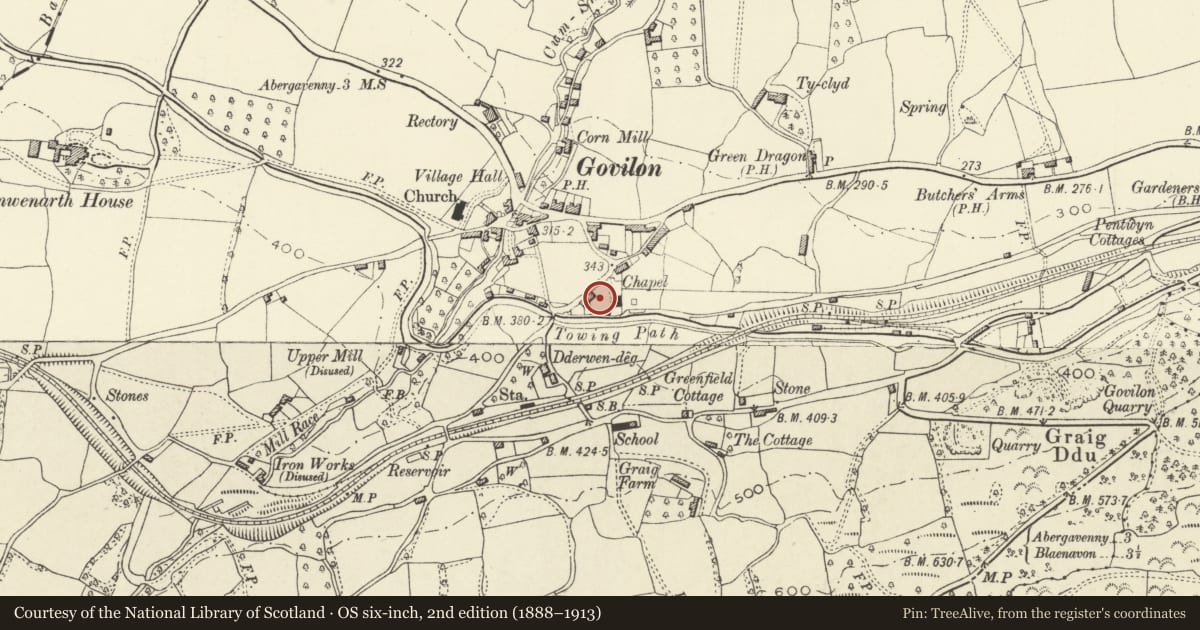 Ordnance Survey six-inch map, 2nd edition (1888–1913) covering the location of Chapel Cottages No 1, Llanfoist Fawr, Monmouthshire, with a pin at the register's coordinates