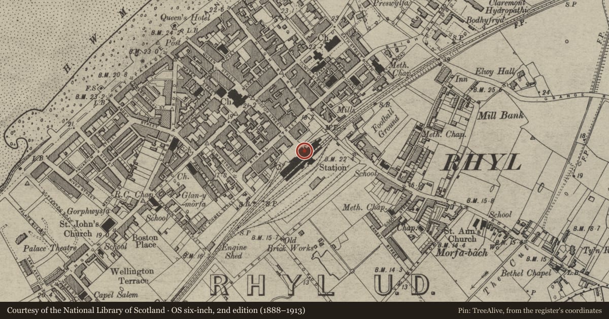 Ordnance Survey six-inch map, 2nd edition (1888–1913) covering the location of Rhyl Railway Station, Main Building, Denbighshire, with a pin at the register's coordinates