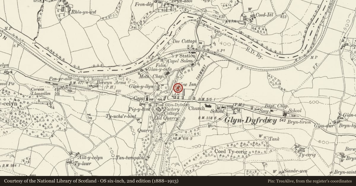 Ordnance Survey six-inch map, 2nd edition (1888–1913) covering the location of New Inn Farmhouse, Corwen, Denbighshire, with a pin at the register's coordinates
