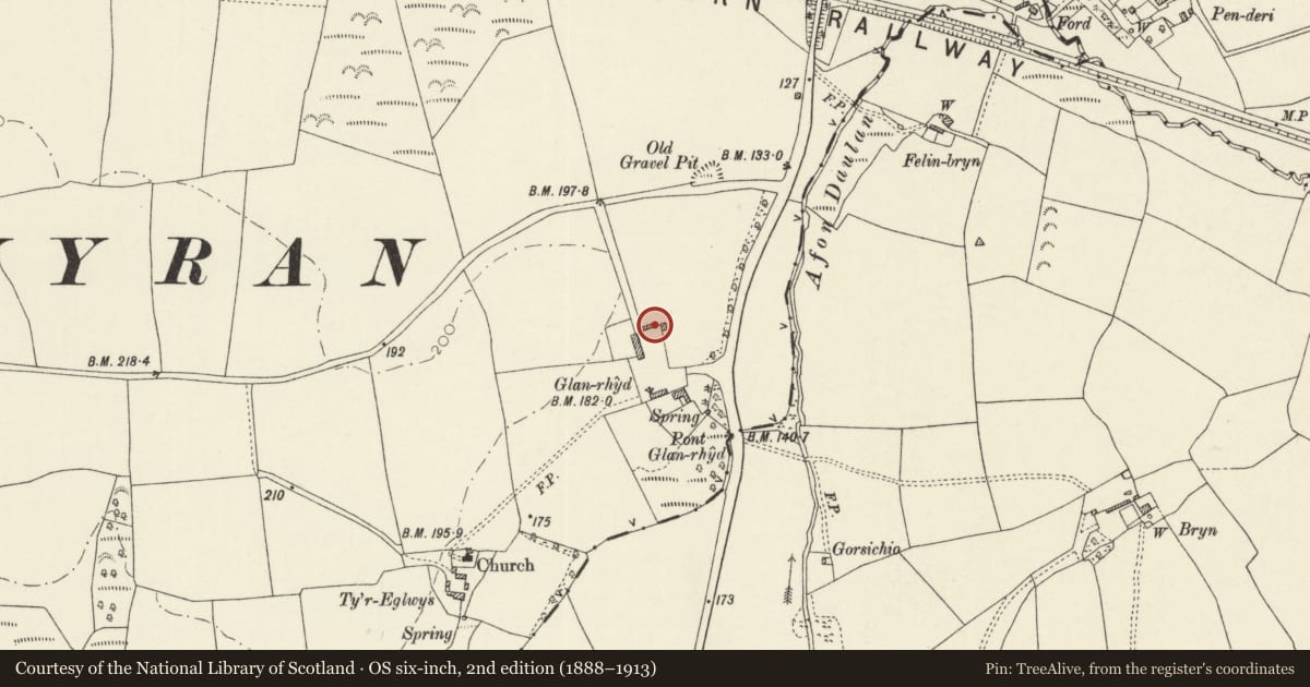 Ordnance Survey six-inch map, 2nd edition (1888–1913) covering the location of Glanrhyd Farm, Clynderwen, Pembrokeshire, with a pin at the register's coordinates