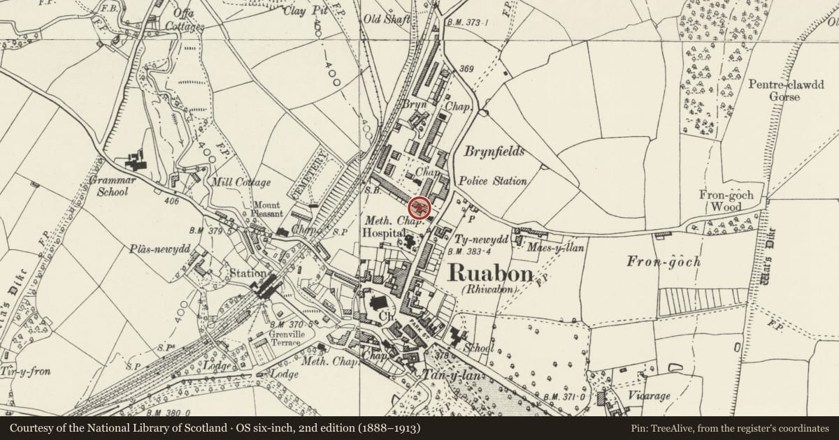 Ordnance Survey six-inch map, 2nd edition (1888–1913) covering the location of Oaklands (including attached forecourt walls and gatepiers), Ruabon, Wrexham, with a pin at the register's coordinates