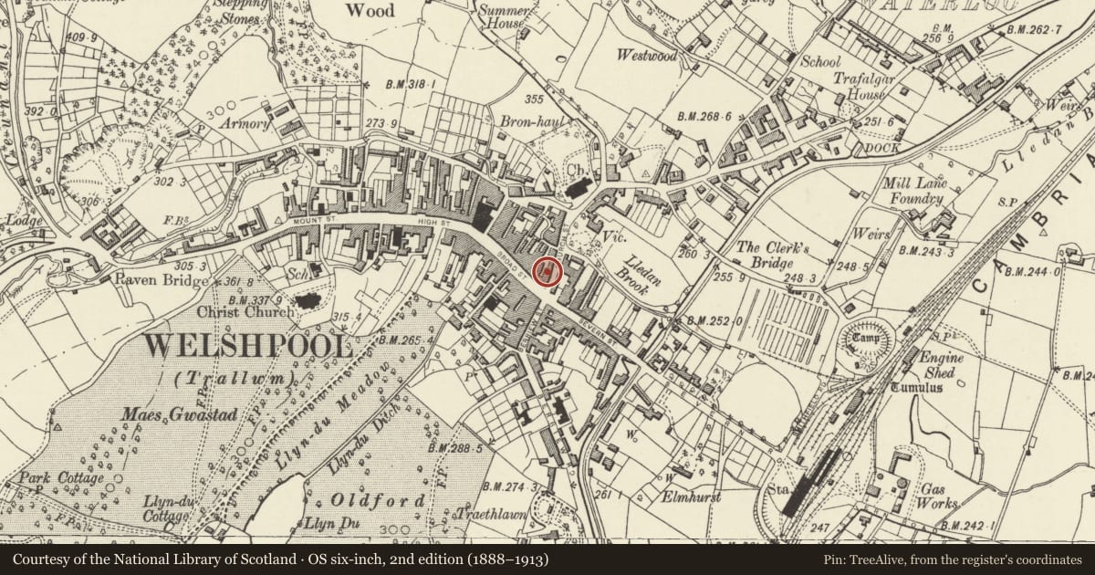 Ordnance Survey six-inch map, 2nd edition (1888–1913) covering the location of 4 Church Street, Welshpool, Powys, with a pin at the register's coordinates