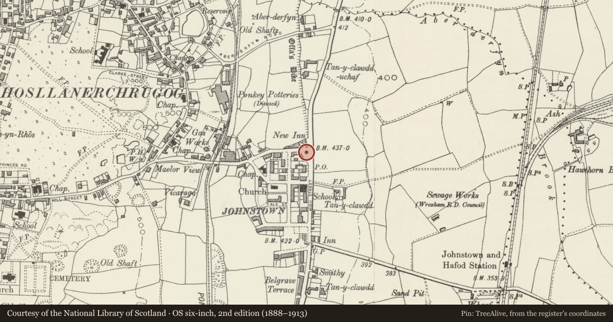 Ordnance Survey six-inch map, 2nd edition (1888–1913) covering the location of War Memorial, Rhosllanerchrugog, Wrexham, with a pin at the register's coordinates