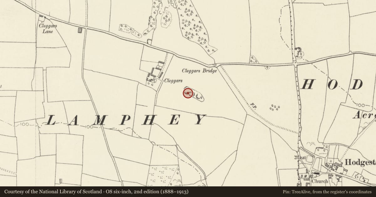 Ordnance Survey six-inch map, 2nd edition (1888–1913) covering the location of Lime kiln at Cleggars Farm, Lamphey, Pembrokeshire, with a pin at the register's coordinates