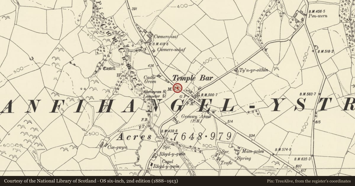 Ordnance Survey six-inch map, 2nd edition (1888–1913) covering the location of Milestone on W side of A482, Llanfihangel Ystrad, Ceredigion, with a pin at the register's coordinates