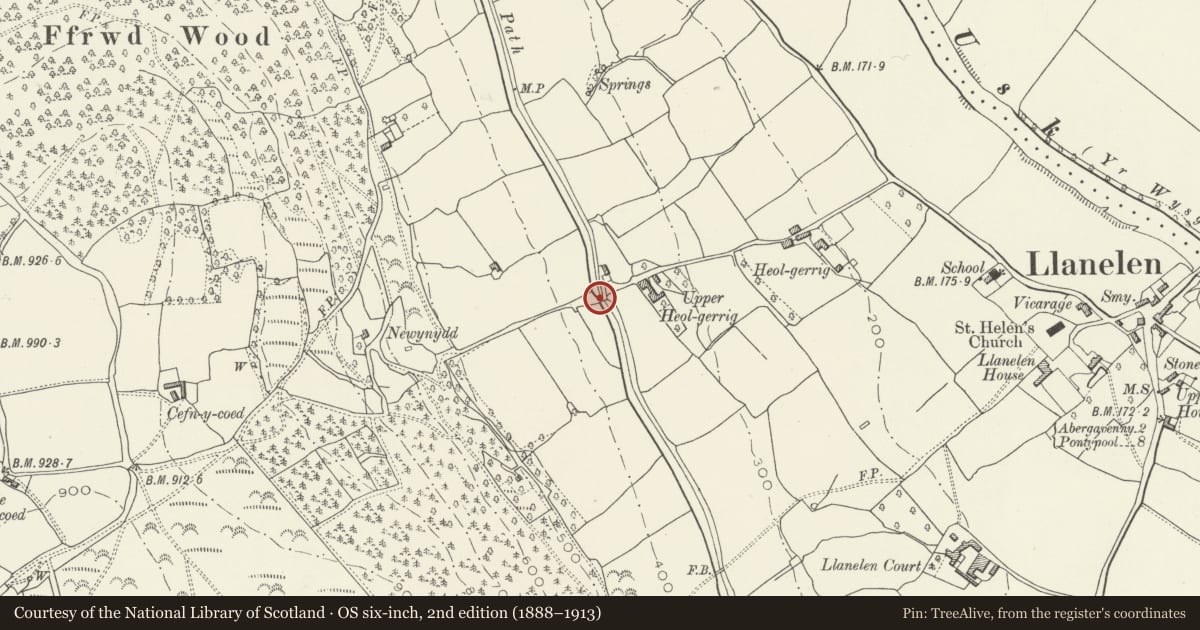 Ordnance Survey six-inch map, 2nd edition (1888–1913) covering the location of Heol Gerrig Bridge ( Canal Bridge no 92 ), Llanfoist Fawr, Monmouthshire, with a pin at the register's coordinates