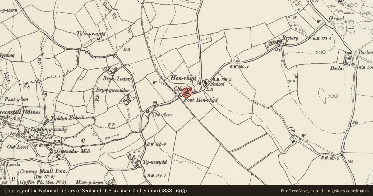 Ordnance Survey six-inch map, 2nd edition (1888–1913) covering the location of Independent Chapel including walled graveyard attached to E, Henryd, Conwy, with a pin at the register's coordinates