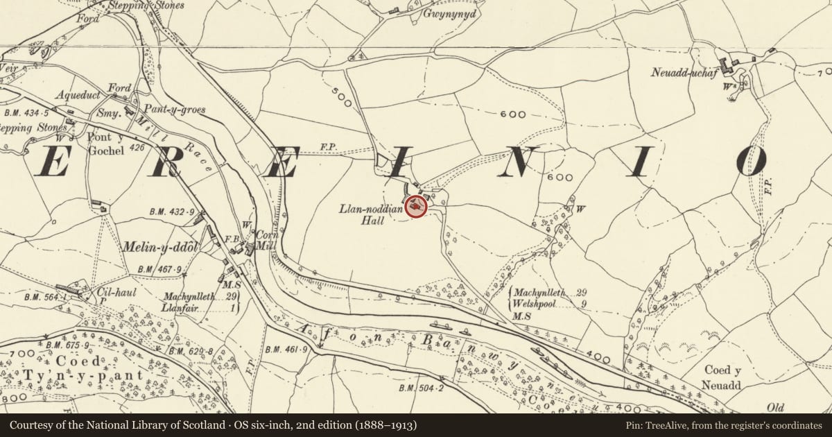 Ordnance Survey six-inch map, 2nd edition (1888–1913) covering the location of Llanoddian Hall, Llanfair Caereinion, Powys, with a pin at the register's coordinates