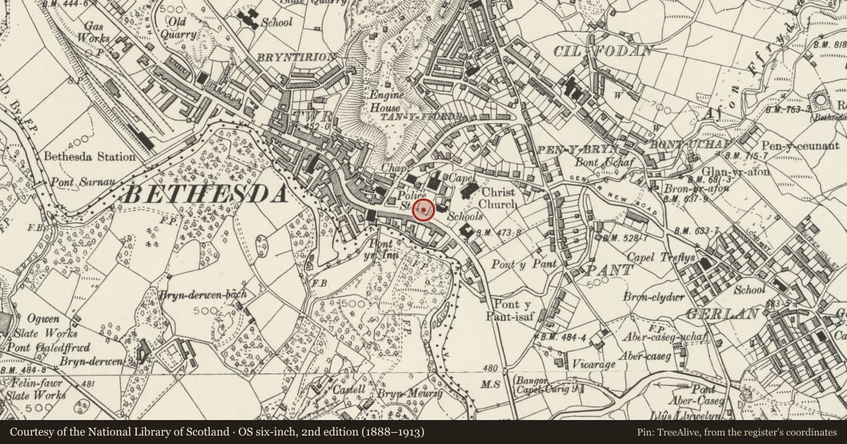 Ordnance Survey six-inch map, 2nd edition (1888–1913) covering the location of The War Memorial and surrounding wall, Bethesda, Gwynedd, with a pin at the register's coordinates