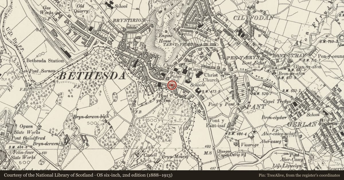Ordnance Survey six-inch map, 2nd edition (1888–1913) covering the location of 8 Ogwen Terrace, Bethesda, Gwynedd, with a pin at the register's coordinates