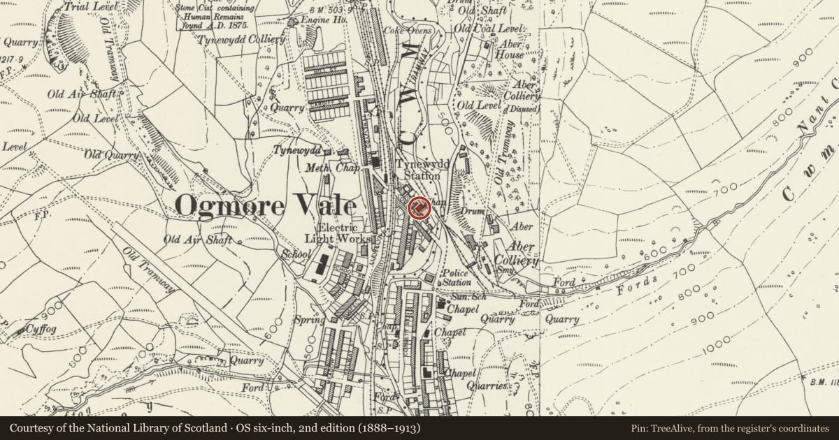 Ordnance Survey six-inch map, 2nd edition (1888–1913) covering the location of Bethlehem Capel Bedyddwyr, with front retaining wall and gates, Ogmore Valley, Bridgend, with a pin at the register's coordinates