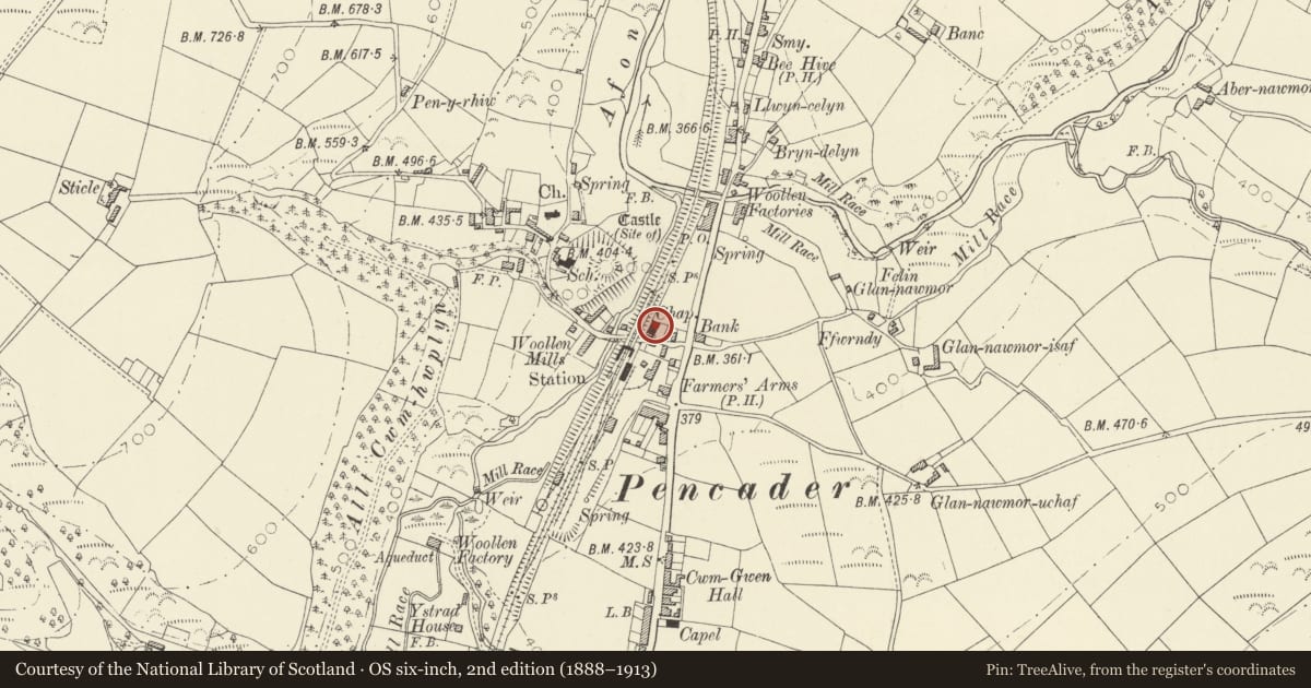 Ordnance Survey six-inch map, 2nd edition (1888–1913) covering the location of Yr Hen Gapel, including vestry and forecourt walls, Llanfihangel-ar-Arth, Carmarthenshire, with a pin at the register's coordinates