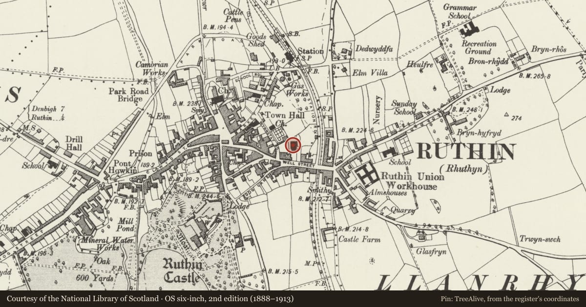 Ordnance Survey six-inch map, 2nd edition (1888–1913) covering the location of Tabernacl Welsh Presbyterian Chapel, Ruthin, Denbighshire, with a pin at the register's coordinates