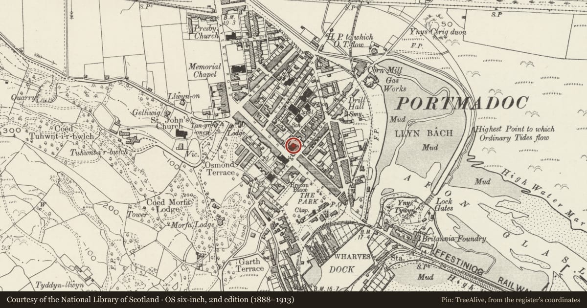 Ordnance Survey six-inch map, 2nd edition (1888–1913) covering the location of Capel Salem, including attached Sunday School, forecourt gates and railings and hall to rear, Porthmadog, Gwynedd, with a pin at the register's coordinates