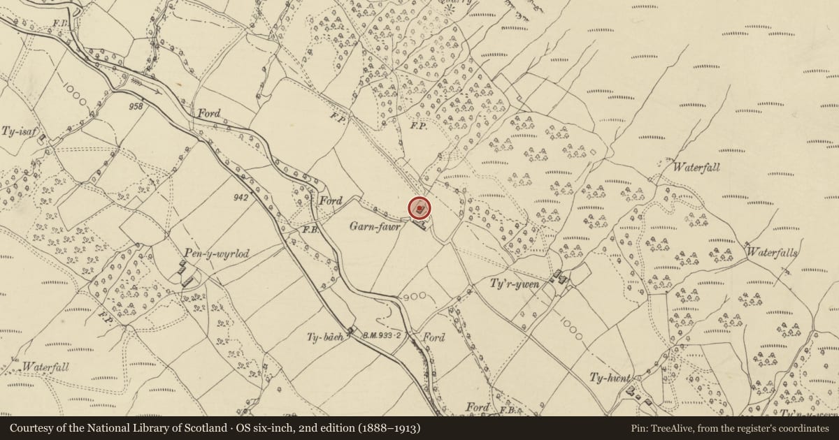 Ordnance Survey six-inch map, 2nd edition (1888–1913) covering the location of Garn-fawr Farmhouse, Crucorney, Monmouthshire, with a pin at the register's coordinates