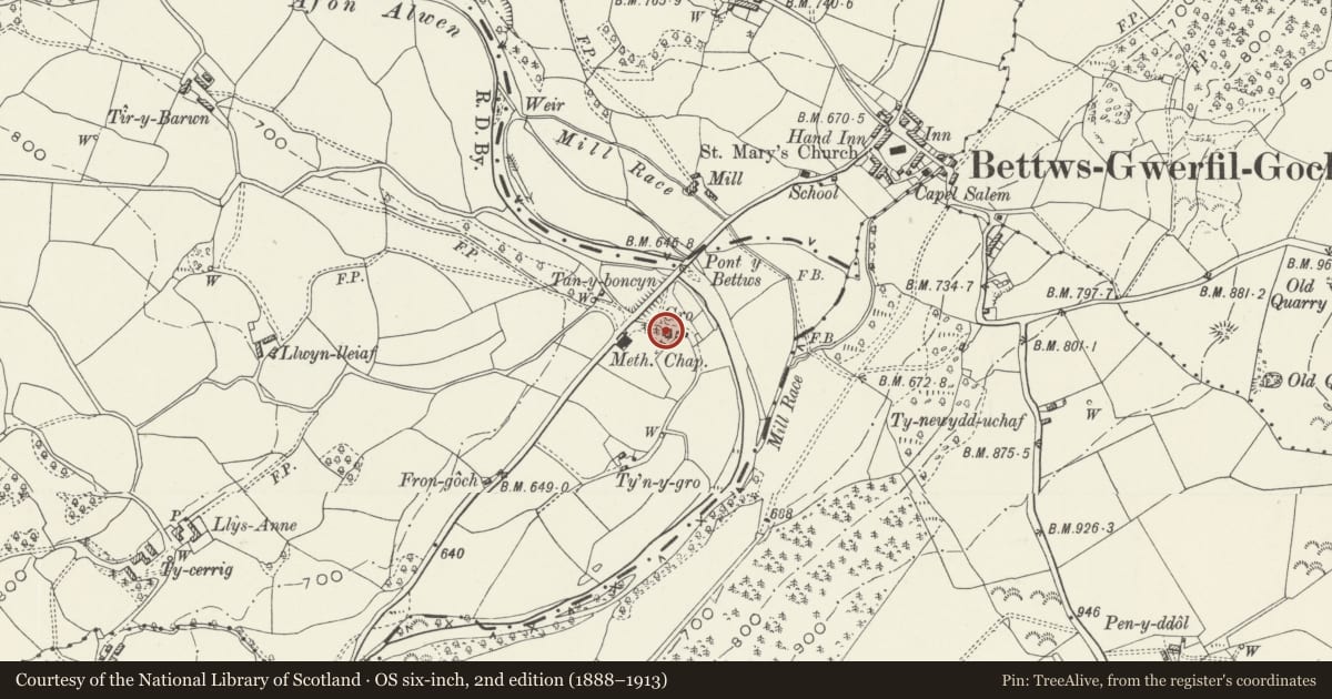 Ordnance Survey six-inch map, 2nd edition (1888–1913) covering the location of Y Gro, including railings to forecourt, Betws Gwerfil Goch, Denbighshire, with a pin at the register's coordinates