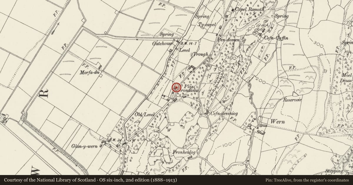 Ordnance Survey six-inch map, 2nd edition (1888–1913) covering the location of Plas Brondanw Cottages, Llanfrothen, Gwynedd, with a pin at the register's coordinates