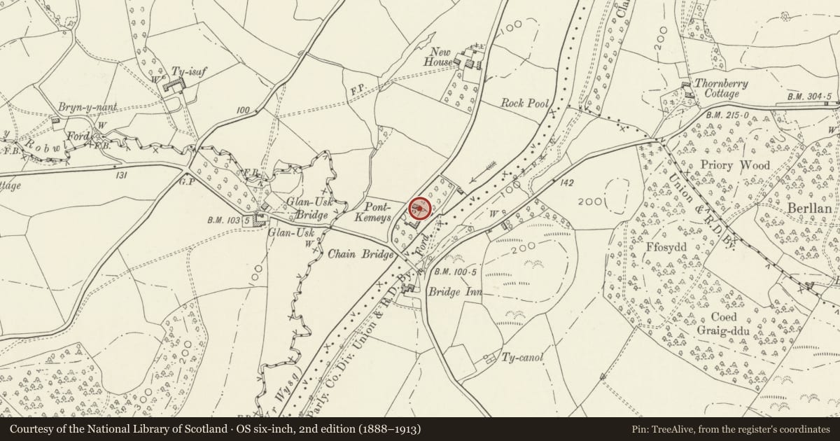 Ordnance Survey six-inch map, 2nd edition (1888–1913) covering the location of Pont-Kemys Farmhouse, Gobion Fawr, Monmouthshire, with a pin at the register's coordinates
