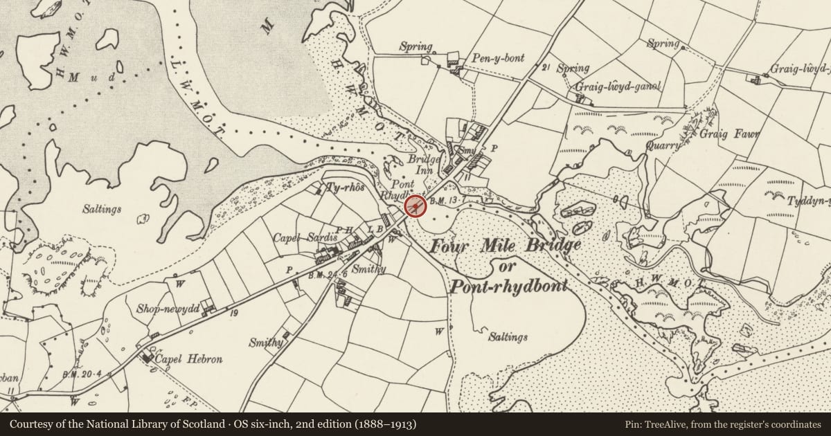 Ordnance Survey six-inch map, 2nd edition (1888–1913) covering the location of Pont-Rhydbont, or Four-Mile Bridge, Rhoscolyn, Isle of Anglesey, with a pin at the register's coordinates