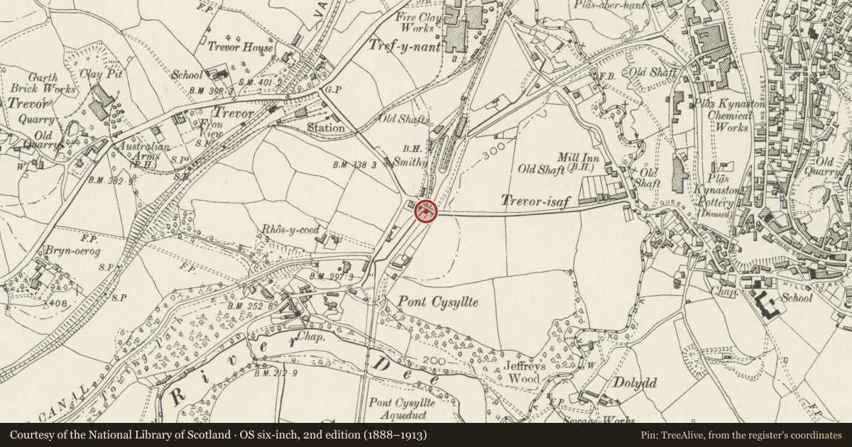 Ordnance Survey six-inch map, 2nd edition (1888–1913) covering the location of Bridge next to Telford Inn, Llangollen Rural, Wrexham, with a pin at the register's coordinates